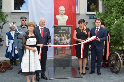 Odsłonięcie pomnika Marszałka Piłsudskiego w Sarnakach 