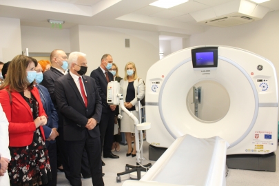 Uroczystość przekazania tomografu komputerowego dla sokołowskiego szpitala 