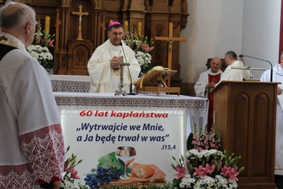 Jubileusz 60-lecia kapłaństwa księdza kanonika Stanisława Falkowskiego