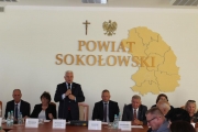 Wręczenie symbolicznych czeków samorządowcom z terenu powiatu łosickiego, siedleckiego i sokołowskiego w ramach Rządowego Programu „Polski Ład” PGR 25.07.2022 r.