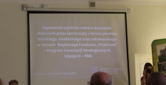Wręczenie symbolicznych czeków samorządowcom z terenu powiatu łosickiego, siedleckiego i sokołowskiego w ramach Rządowego Programu „Polski Ład” PGR 25.07.2022 r.