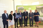 Wręczenie symbolicznych czeków samorządowcom z terenu powiatu łosickiego, siedleckiego i sokołowskiego w ramach Rządowego Programu „Polski Ład” PGR 25.07.2022 r.