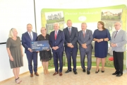Wręczenie symbolicznych czeków samorządowcom z terenu powiatu łosickiego, siedleckiego i sokołowskiego w ramach Rządowego Programu „Polski Ład” PGR 25.07.2022 r.