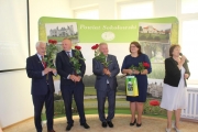 Wręczenie symbolicznych czeków samorządowcom z terenu powiatu łosickiego, siedleckiego i sokołowskiego w ramach Rządowego Programu „Polski Ład” PGR 25.07.2022 r.